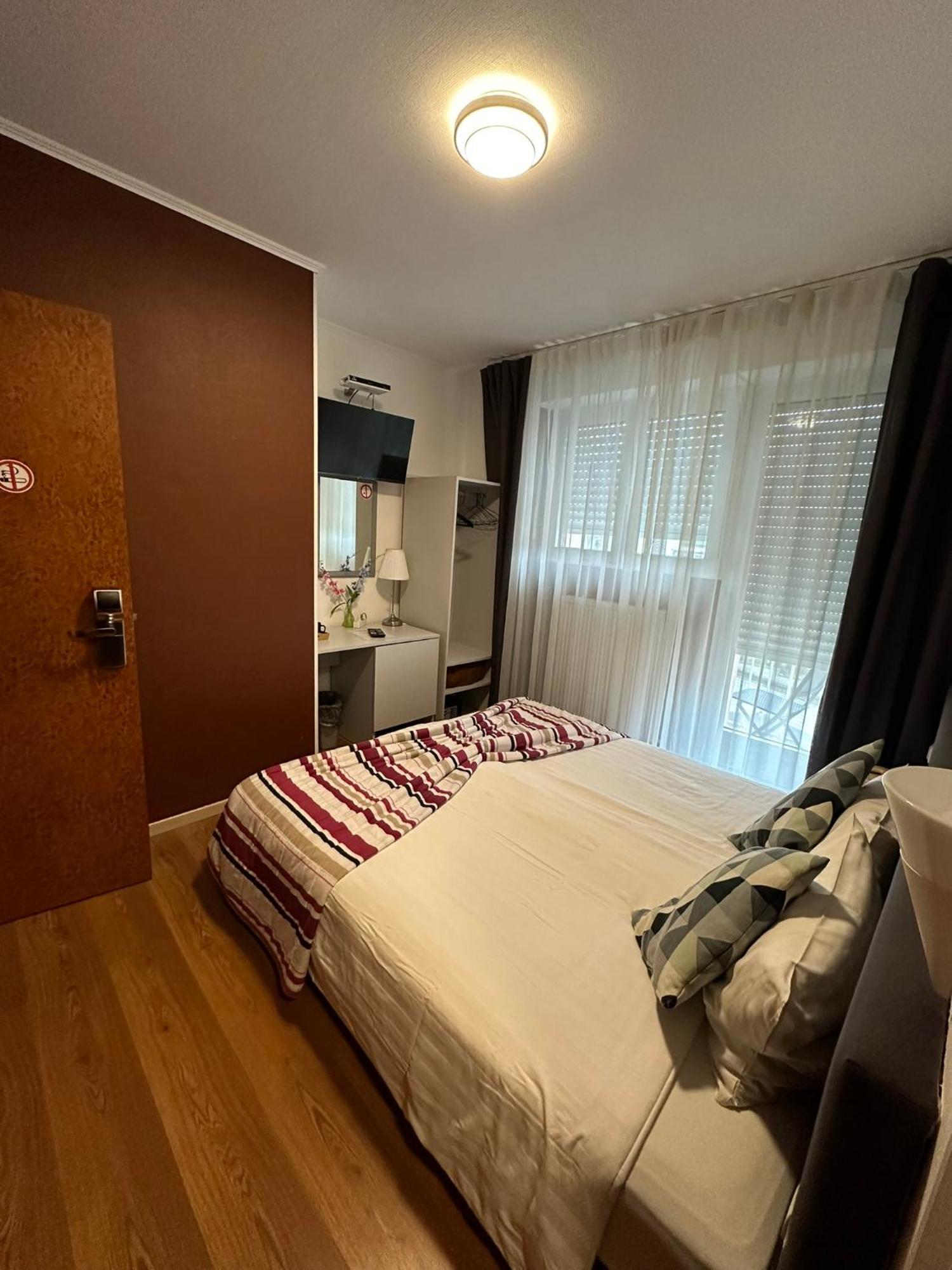Yasha Hotel Люксембург Екстер'єр фото