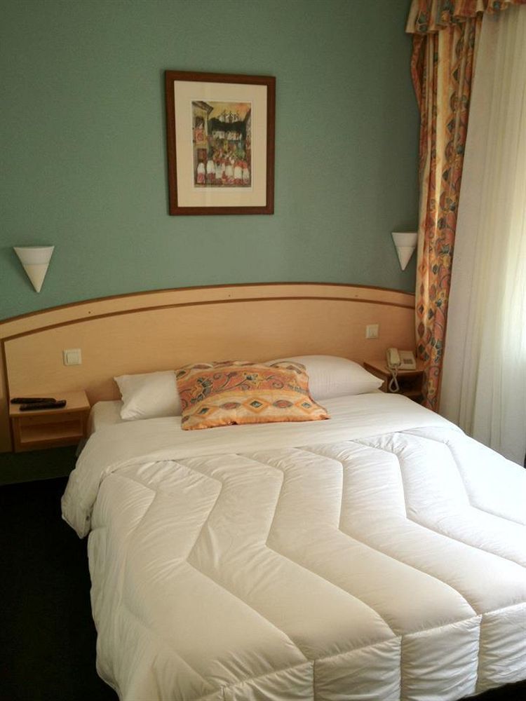 Yasha Hotel Люксембург Екстер'єр фото